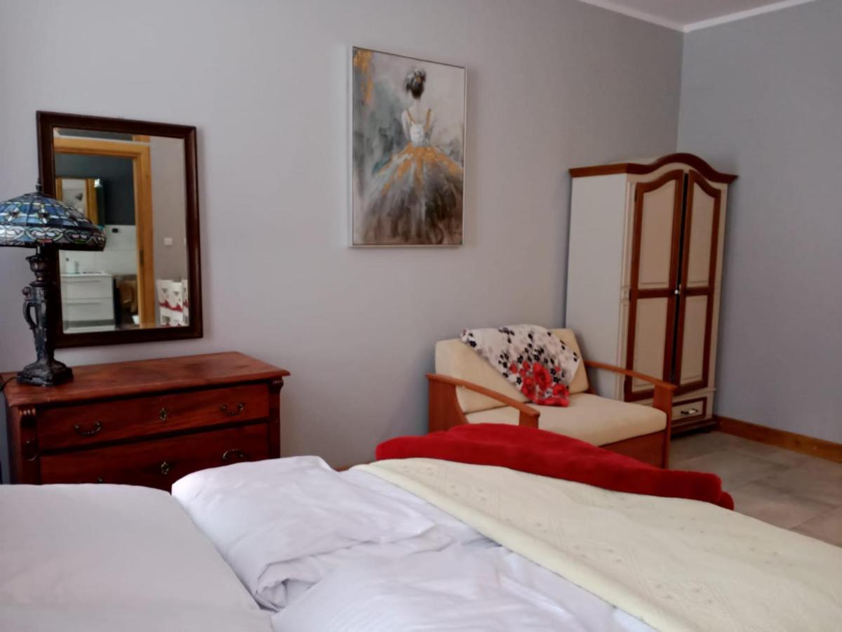 Sunny Bear Bed & Breakfast Jelenia Góra Exteriör bild