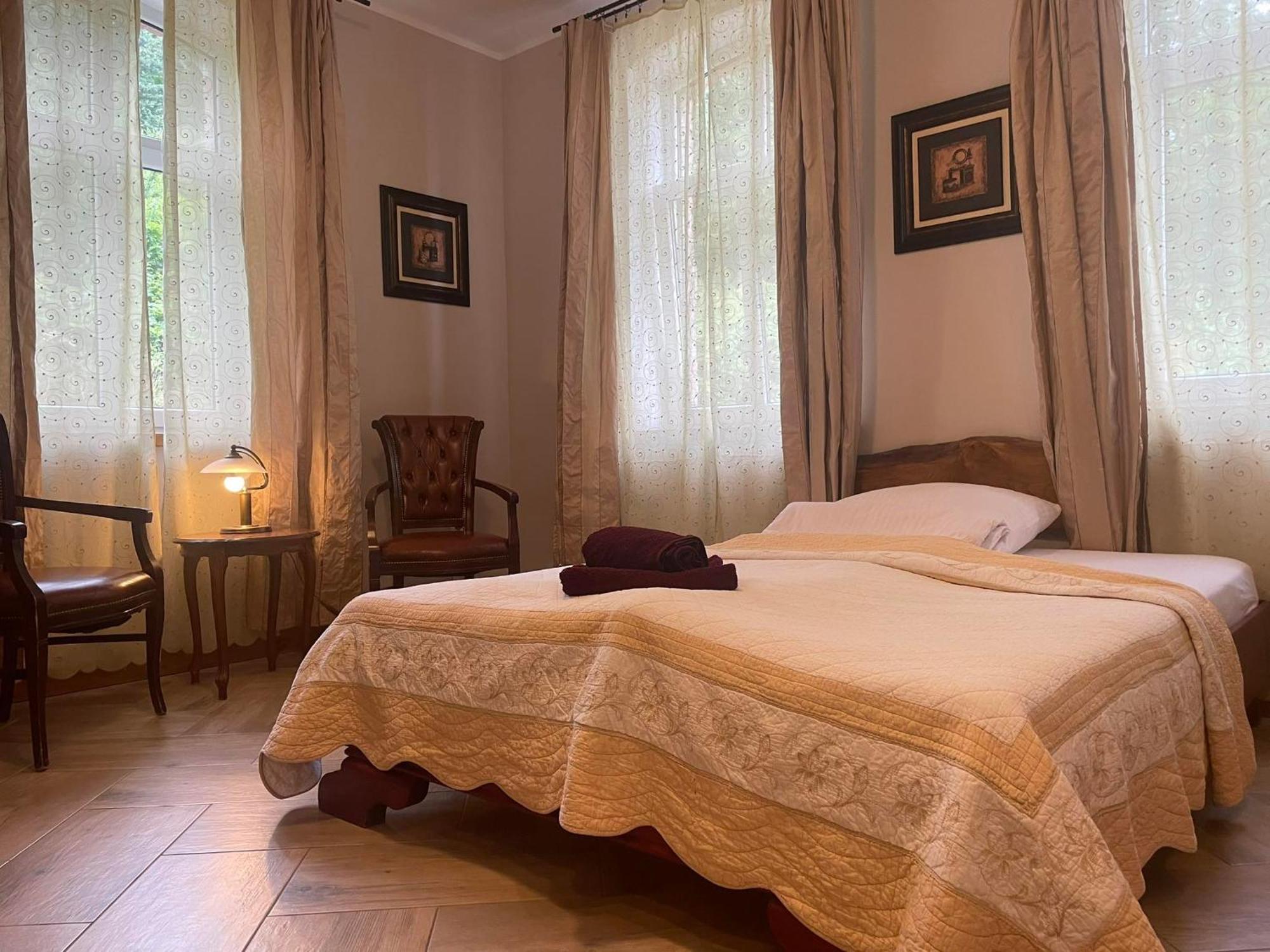 Sunny Bear Bed & Breakfast Jelenia Góra Exteriör bild